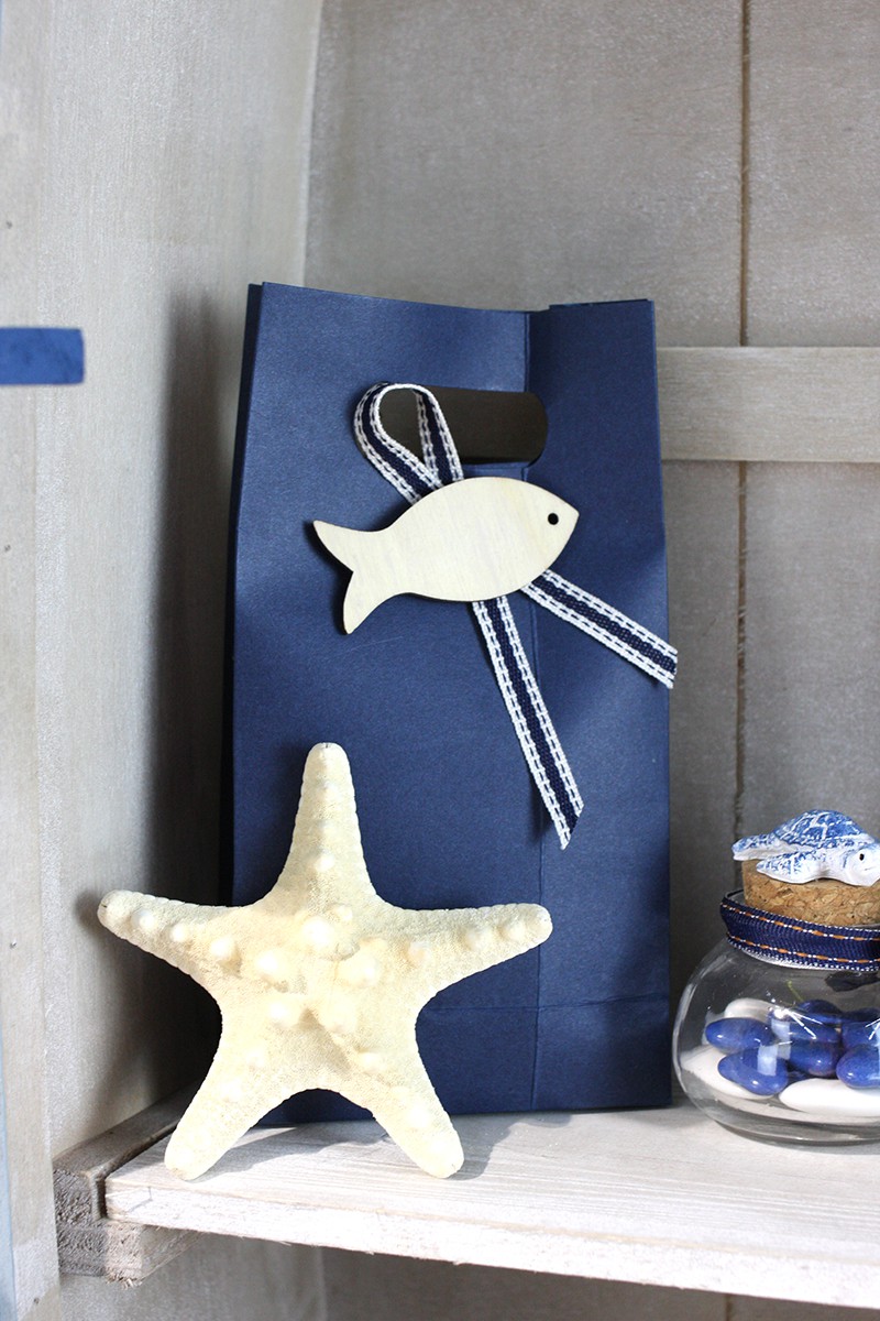 Décoration thème mer en bois, Boite à clés Barque bleu ciel à suspendre