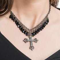 COLLIER GOTHIQUE PERLES PENDENTIF CROIX FEMME