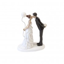 FIGURINE RÉSINE COUPLE S\'EMBRASSANT BALLON 15.9CM