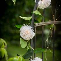 GUIRLANDE 9 FLEURS DAHLIA ARTIFICIEL 220CM BLANC